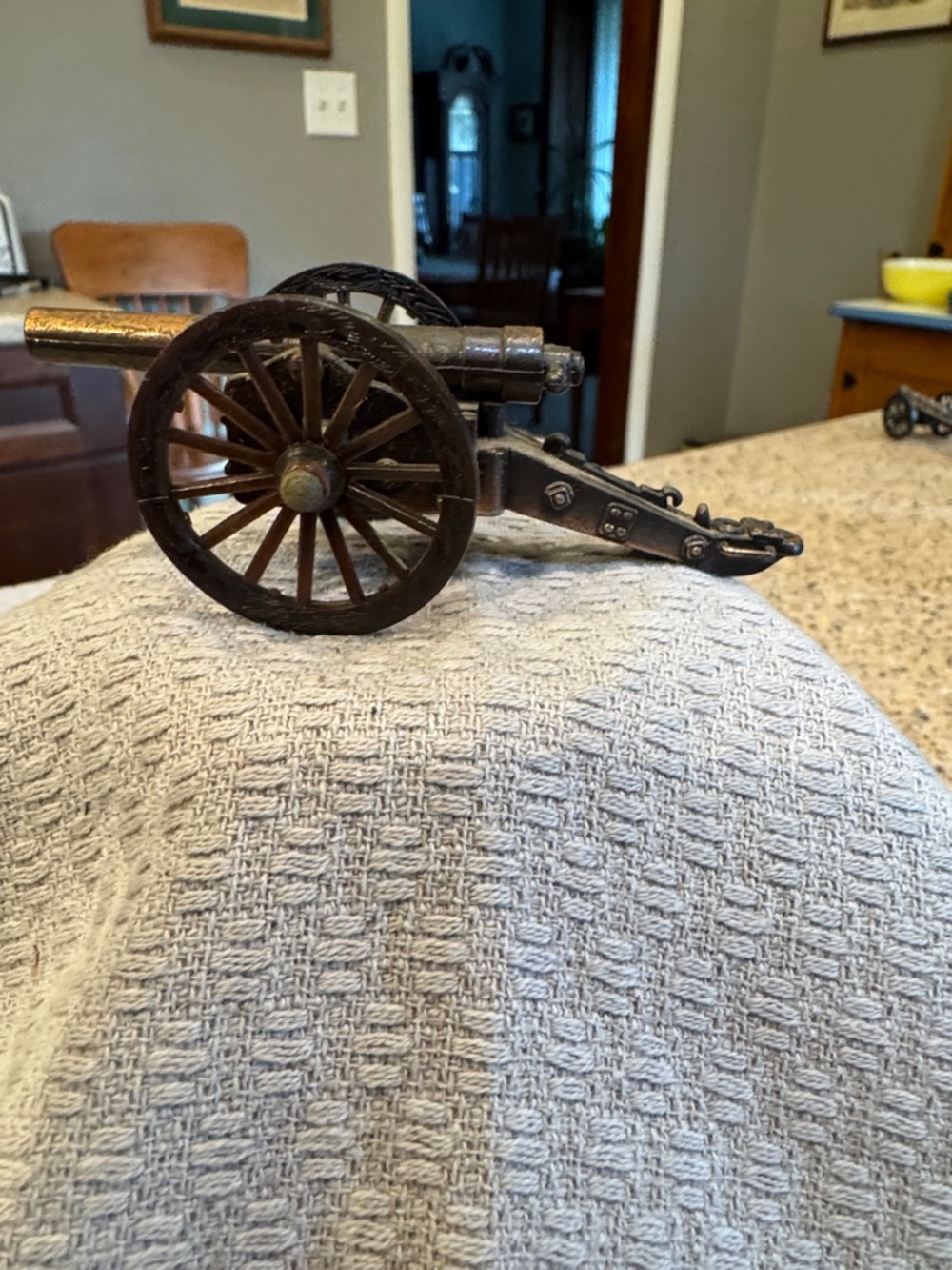 Decorative Cast Iron Cannon Figurine in Dark Bronze Pencil Sharpener